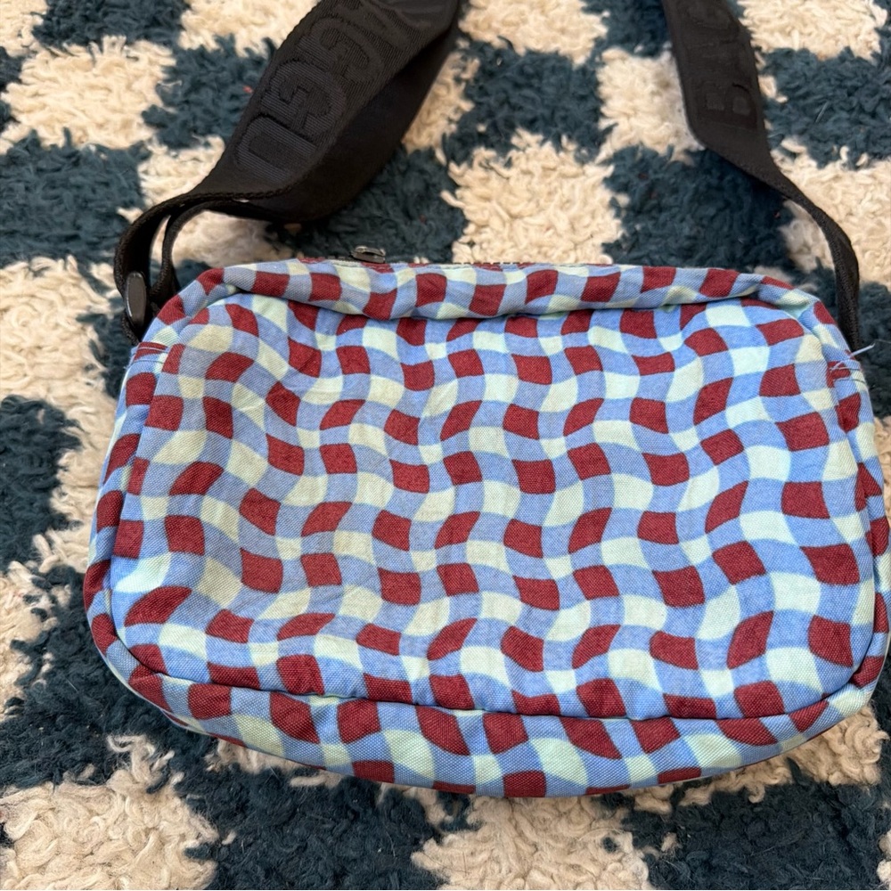 Baggu Wavy Blue Gingham Camera Crossbody - Picture 3 of 8